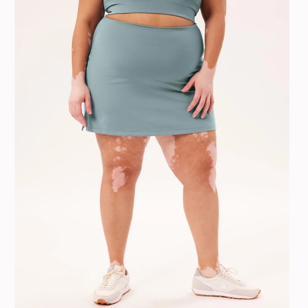 NWT Girlfriend Collective Sport Skort in Limited Edition Lagoon Color Size Large